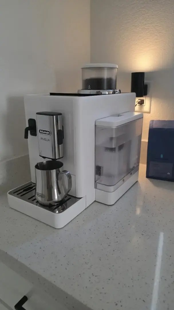 De'Longhi Rivelia Automatic Espresso Machine - Image 4