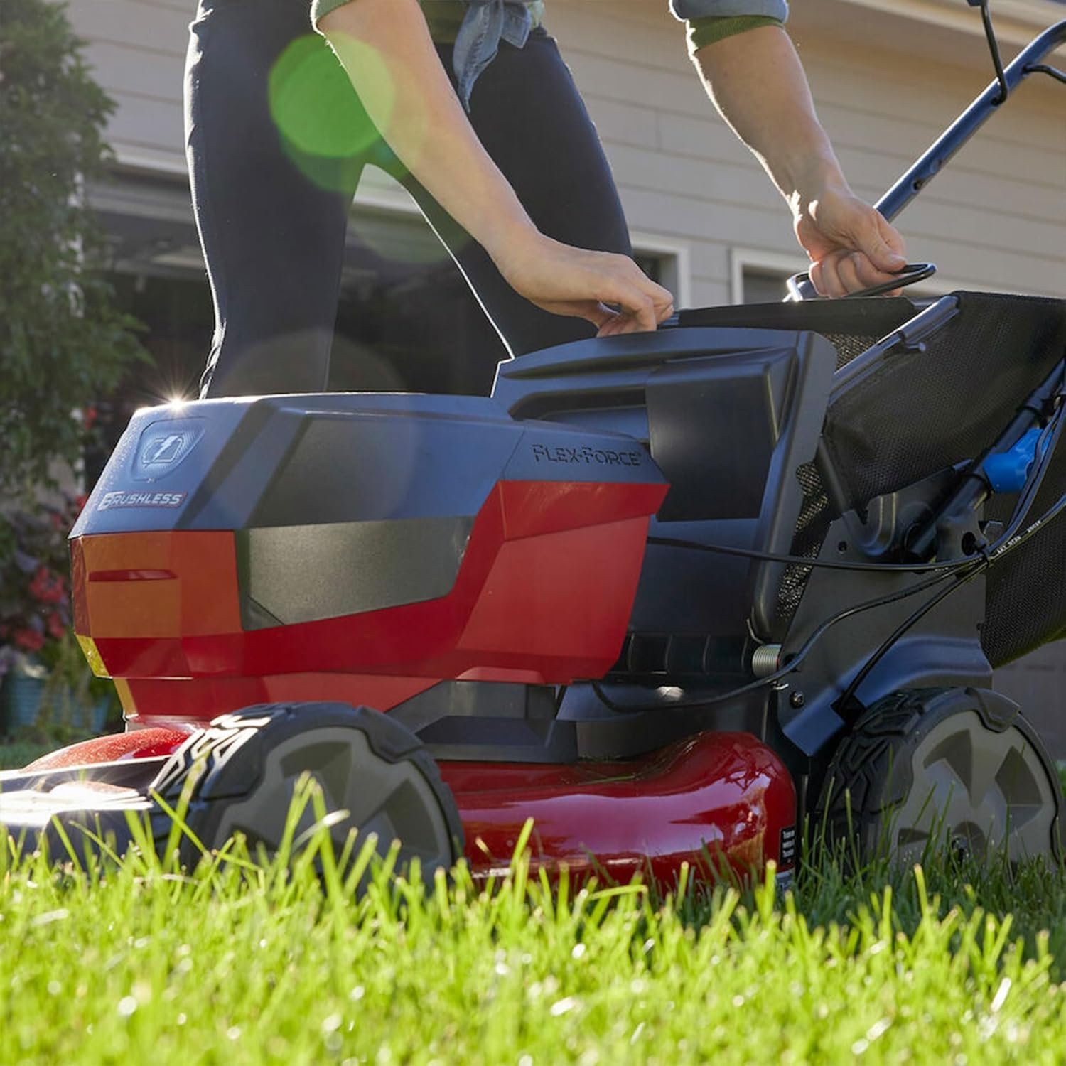 Toro Super Recycler 21" 60V Battery Personal Pace Mower - Image 8